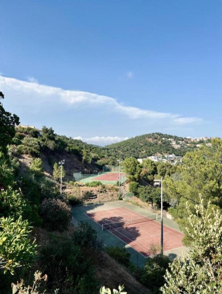 De Mazet Vue Et Piscine Partagee Appartamento *